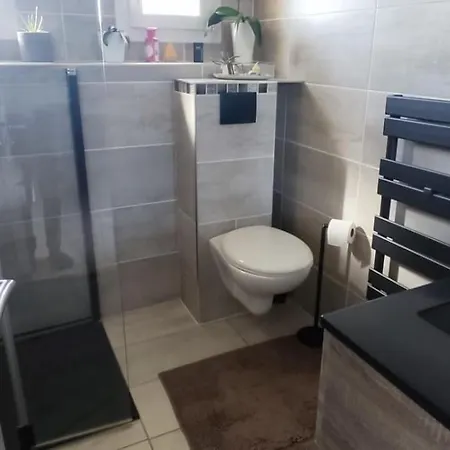 Holiday home Charming Family In Coueron